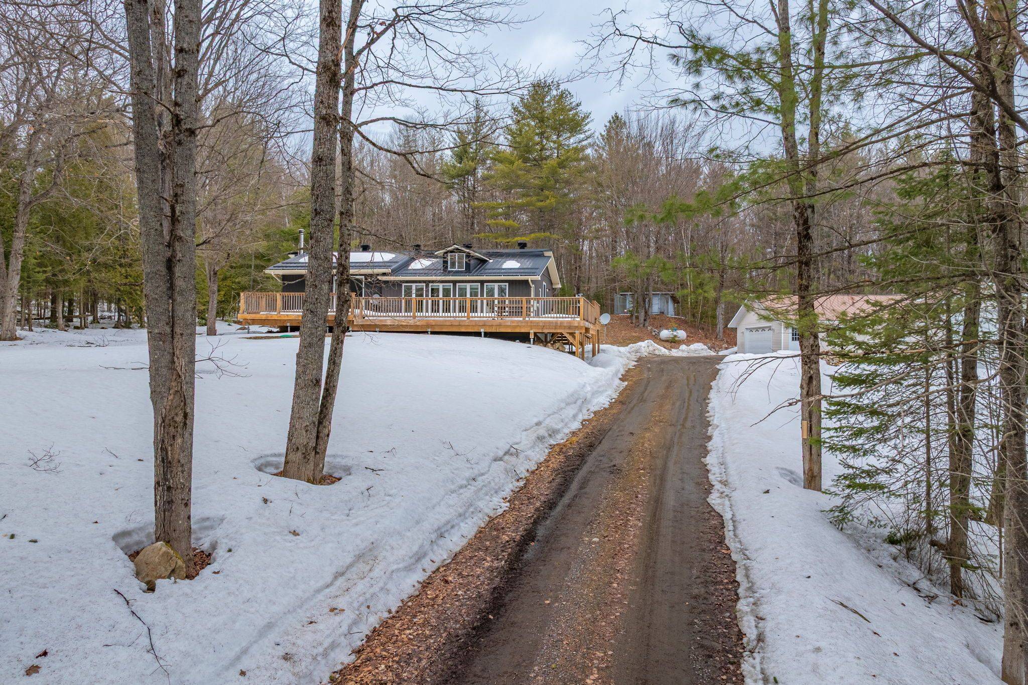 1183 Echo Lake RD, Lake Of Bays, ON P0B 1A0