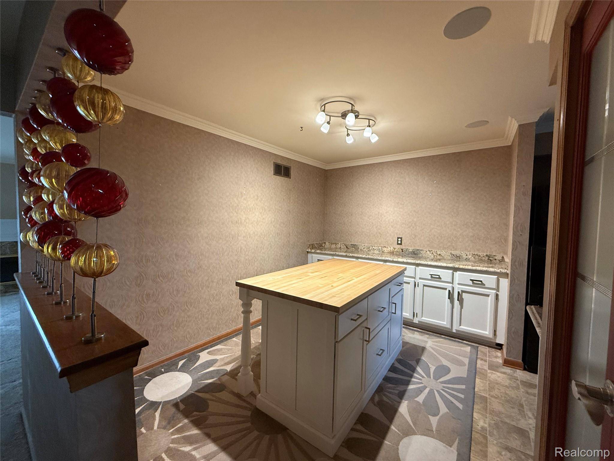 26 Parkplace Central, Allen Park, MI 48101