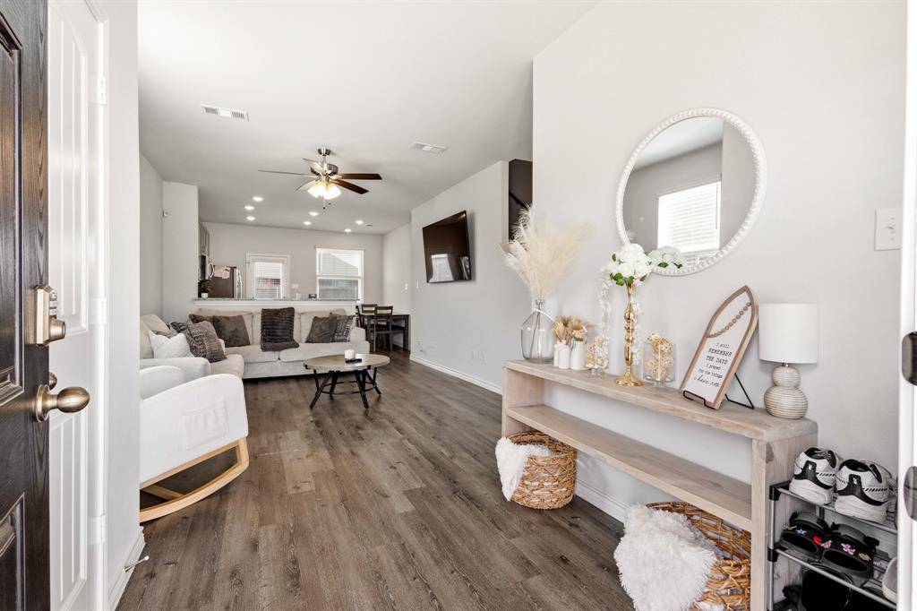 1329 Wentwood Drive, Desoto, TX 75115