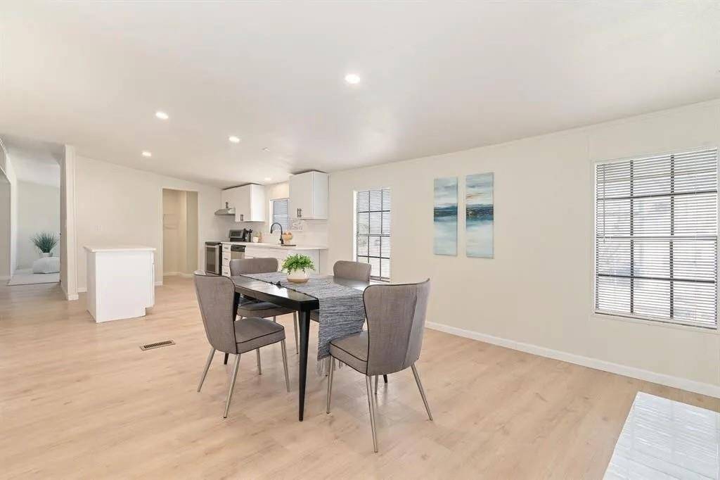 715 Comanche Cove Drive, Granbury, TX 76048