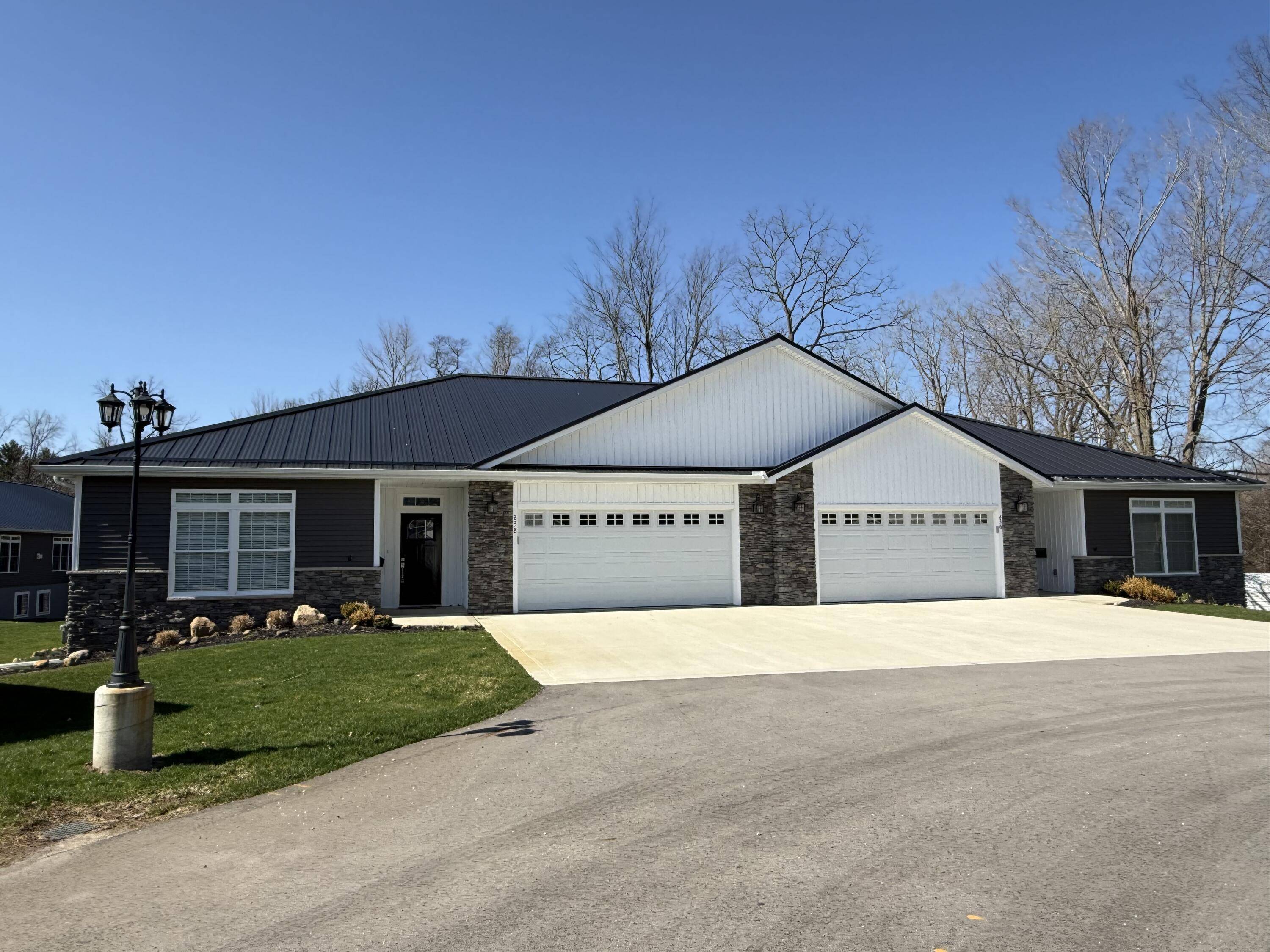 238 Glei CT, Hillsdale City, MI 49242