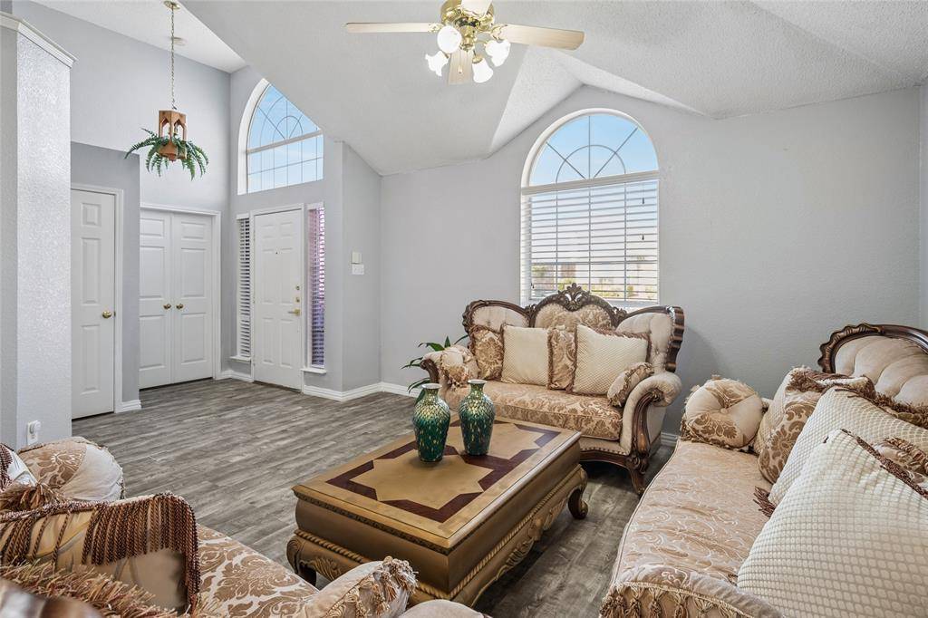 2725 Hidden Springs Drive, Mesquite, TX 75181