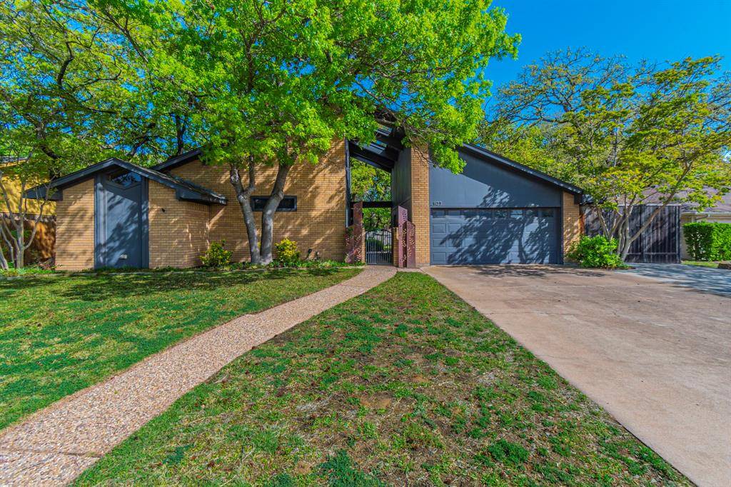 105 Guinevere Drive, Weatherford, TX 76086