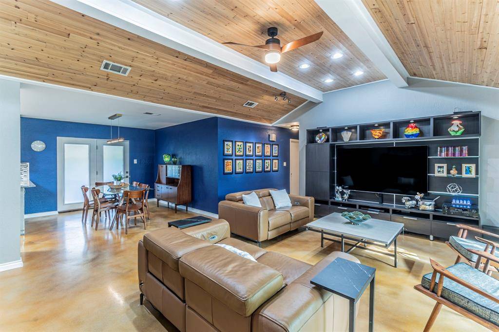 105 Guinevere Drive, Weatherford, TX 76086