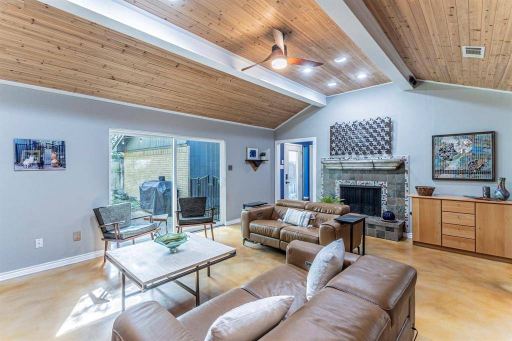 105 Guinevere Drive, Weatherford, TX 76086