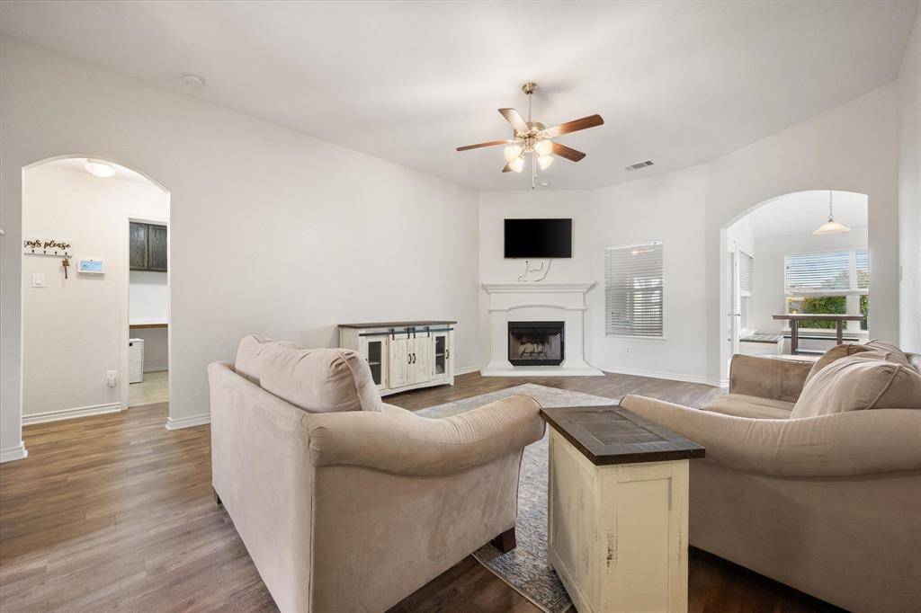 9224 Diane Drive, White Settlement, TX 76108