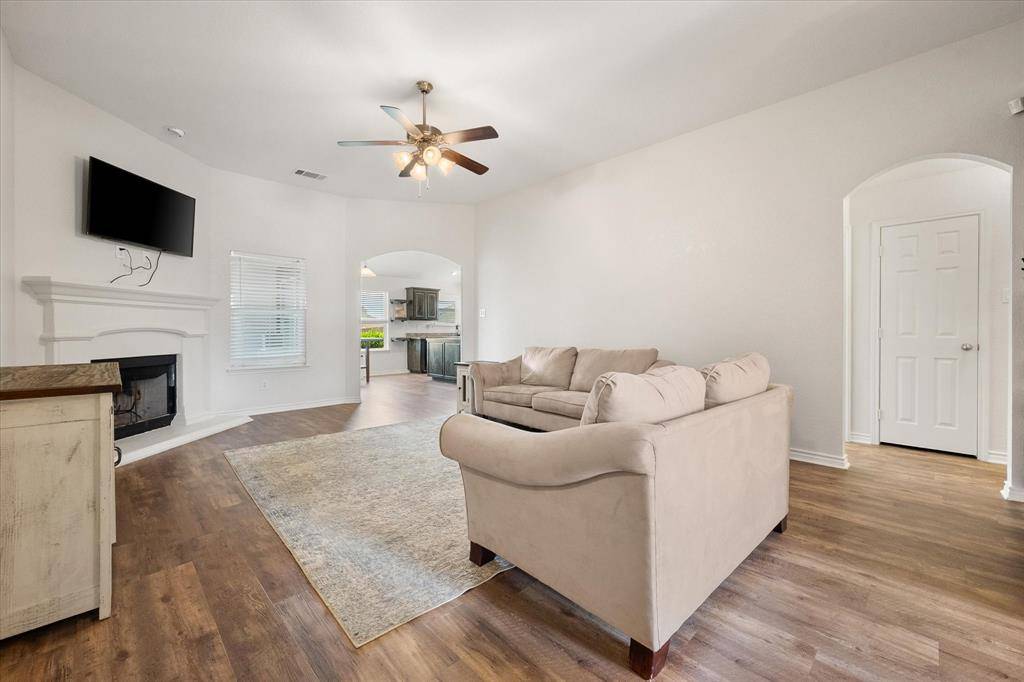 9224 Diane Drive, White Settlement, TX 76108