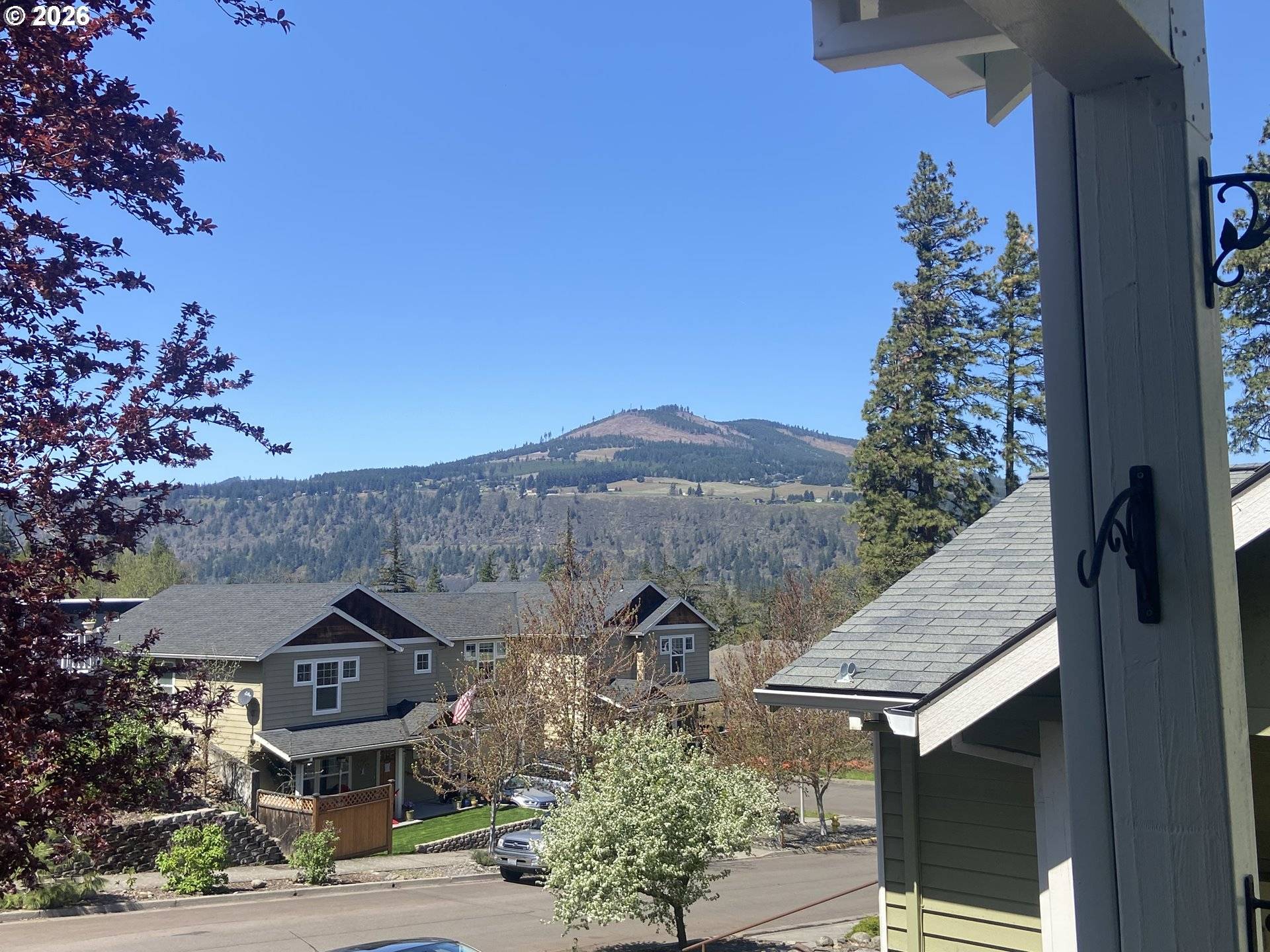 419421 MAXS PL, Hood River, OR 97031