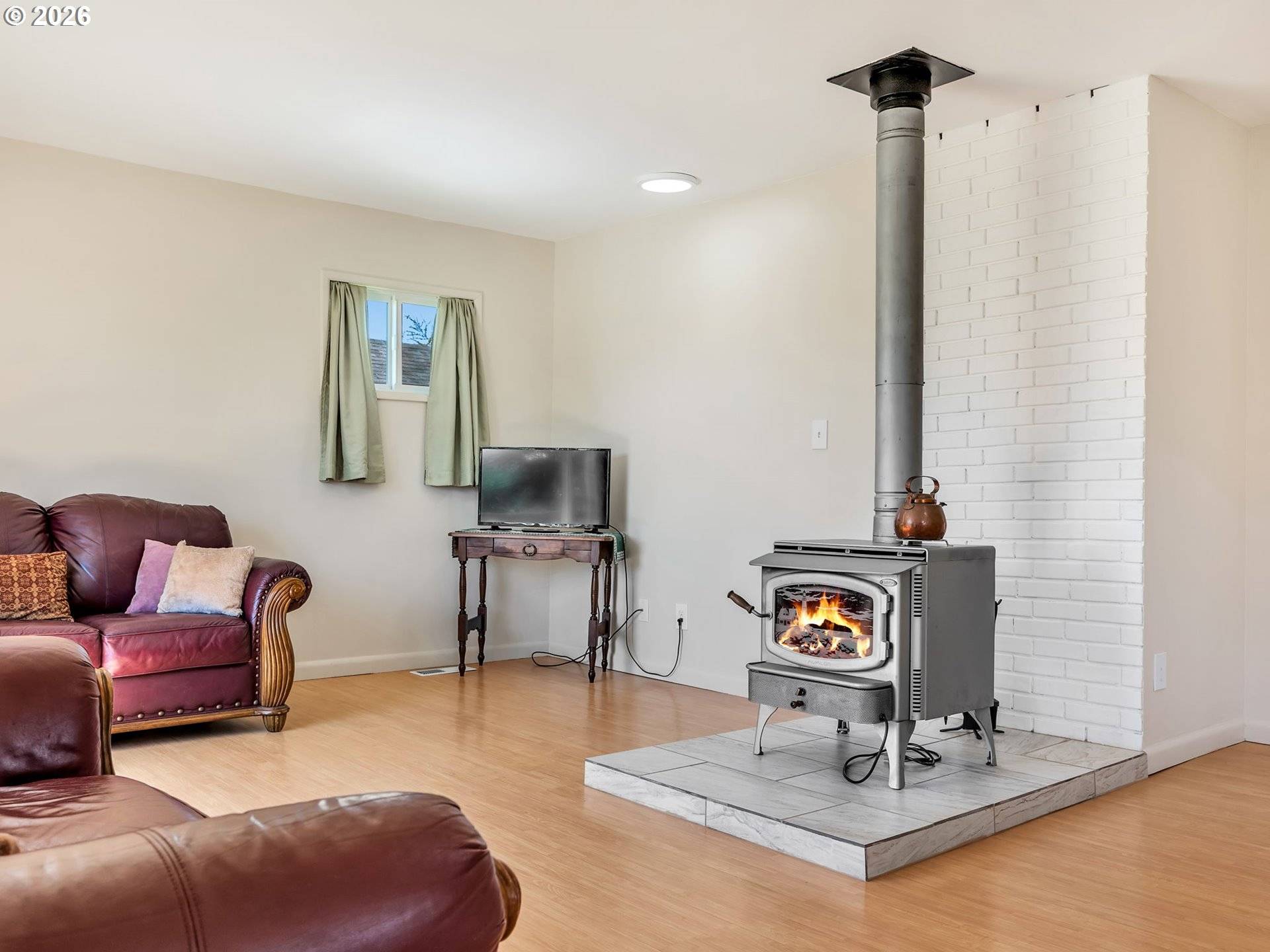 92277 YOUNGS RIVER RD, Astoria, OR 97103