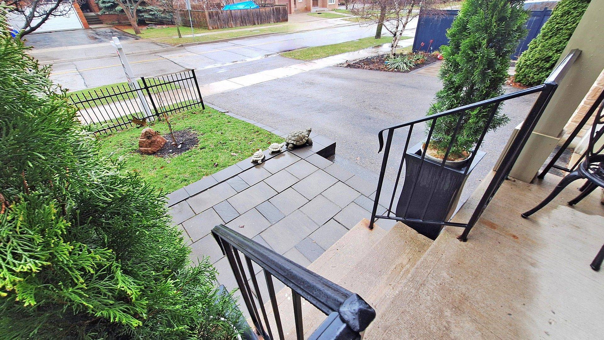 36 Helen ST, Vaughan, ON L4L 3S3