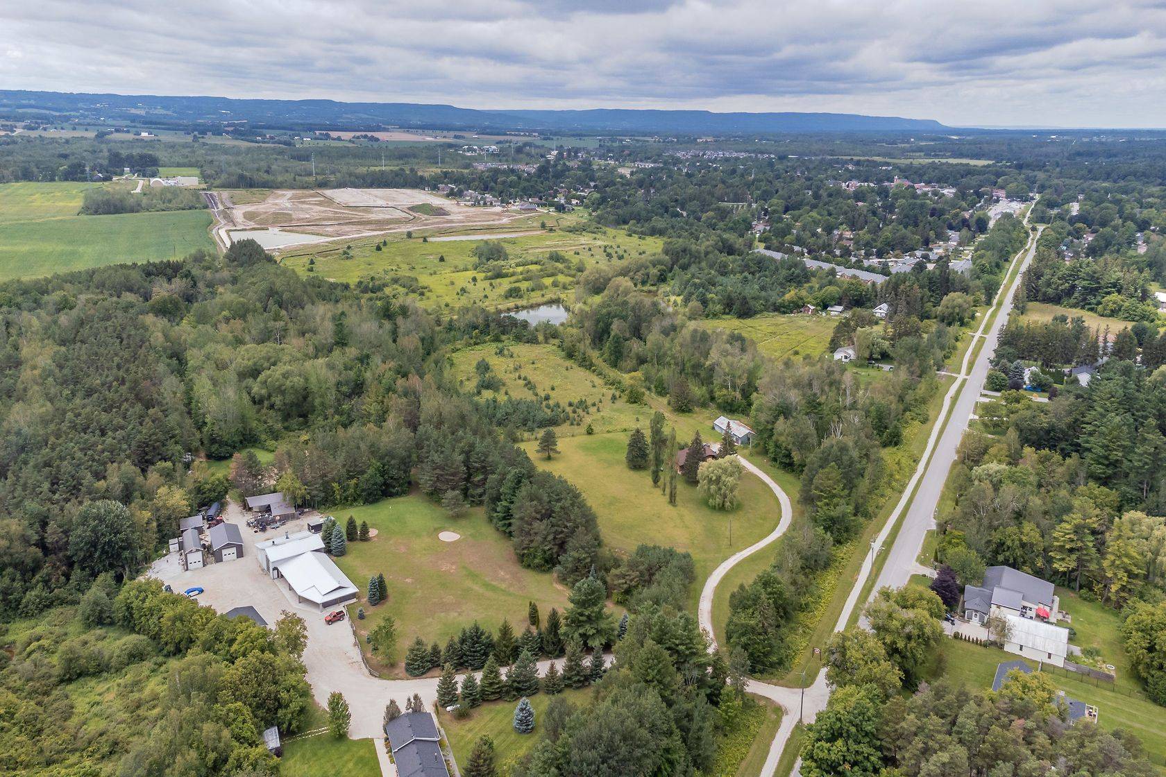 321 Warrington RD #Main, Clearview, ON L0M 1S0