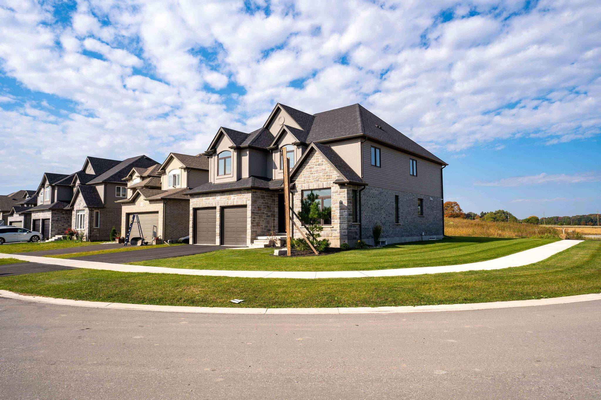 87 BURTON ST, East Zorra-tavistock, ON N0J 1M0