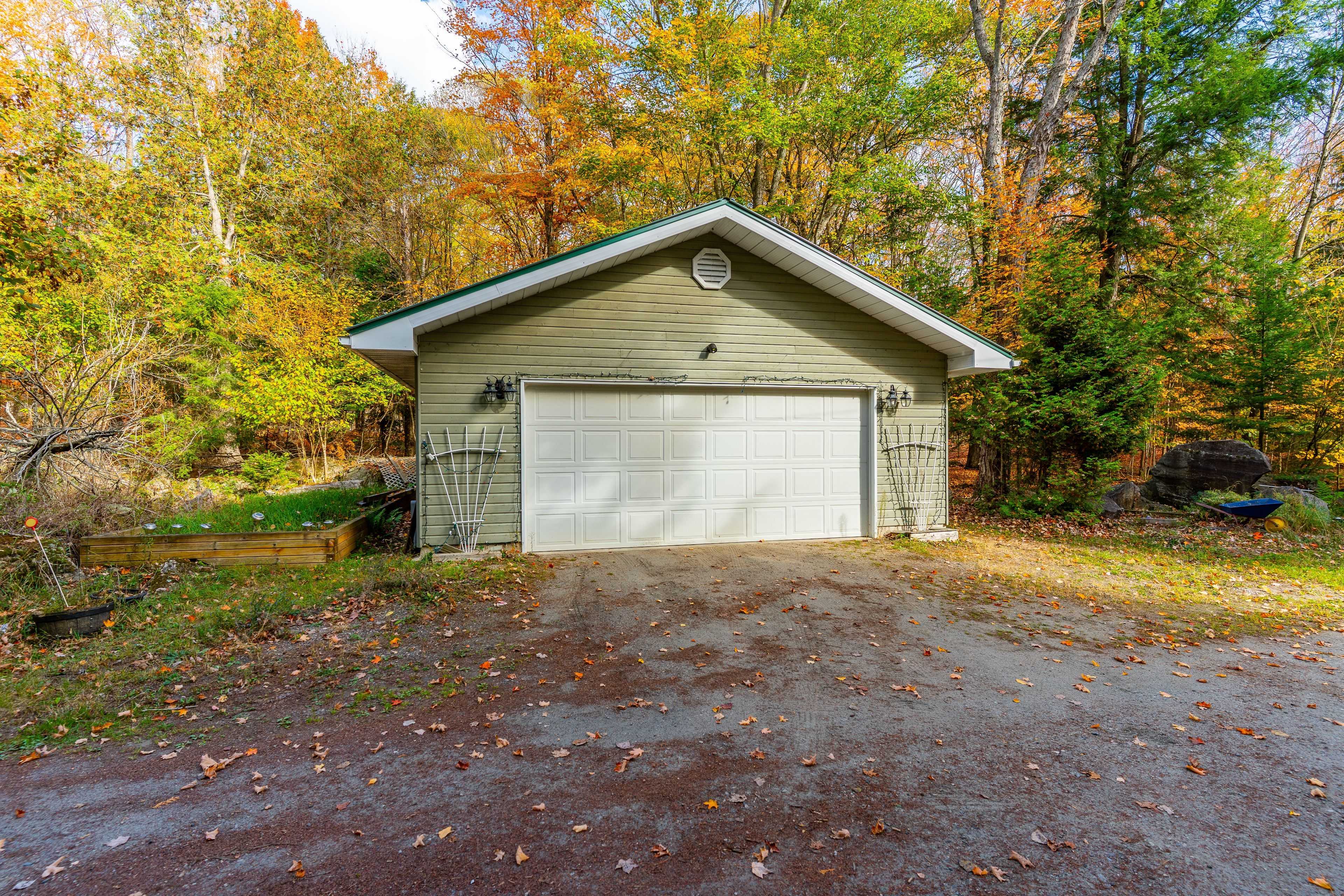 1058 Kipps LN, Dysart Et Al, ON K0M 1S0