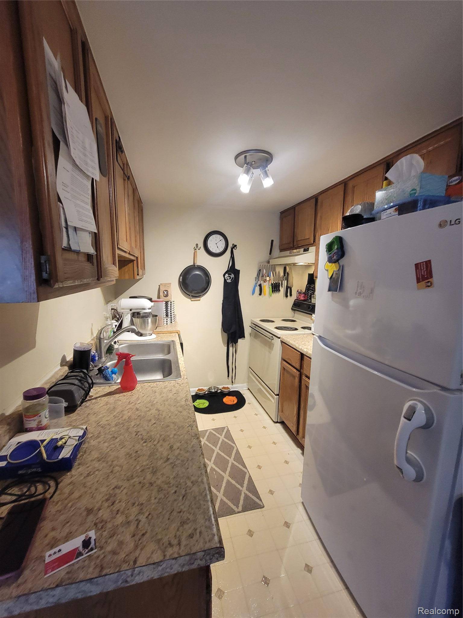 27689 Harrison Woods LN, Harrison Charter Township, MI 48045