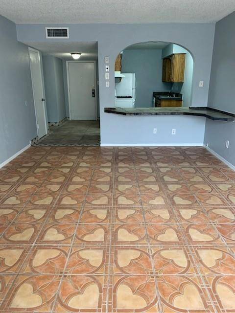 5063 Ridglea Lane #1006, Fort Worth, TX 76116