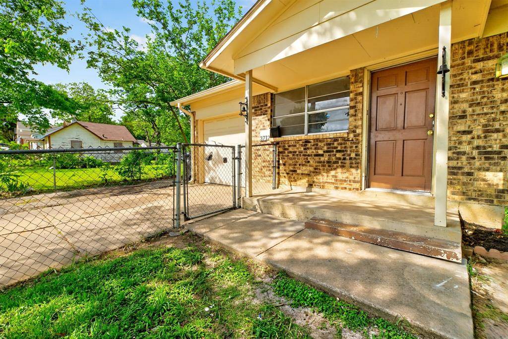 3712 Saint Louis Avenue, Fort Worth, TX 76110