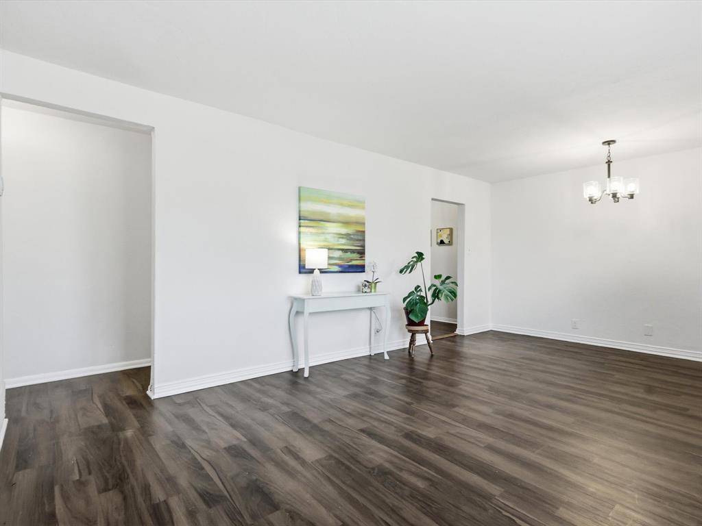 1310 E Lovers Lane, Arlington, TX 76010