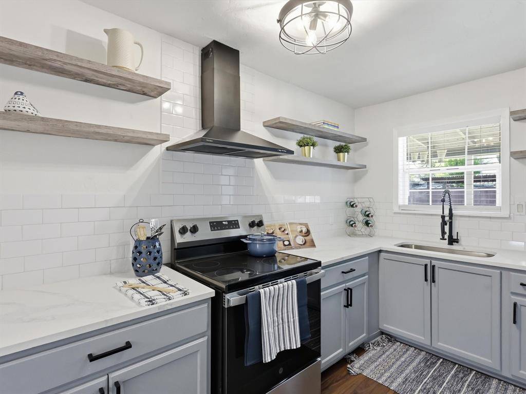 1310 E Lovers Lane, Arlington, TX 76010