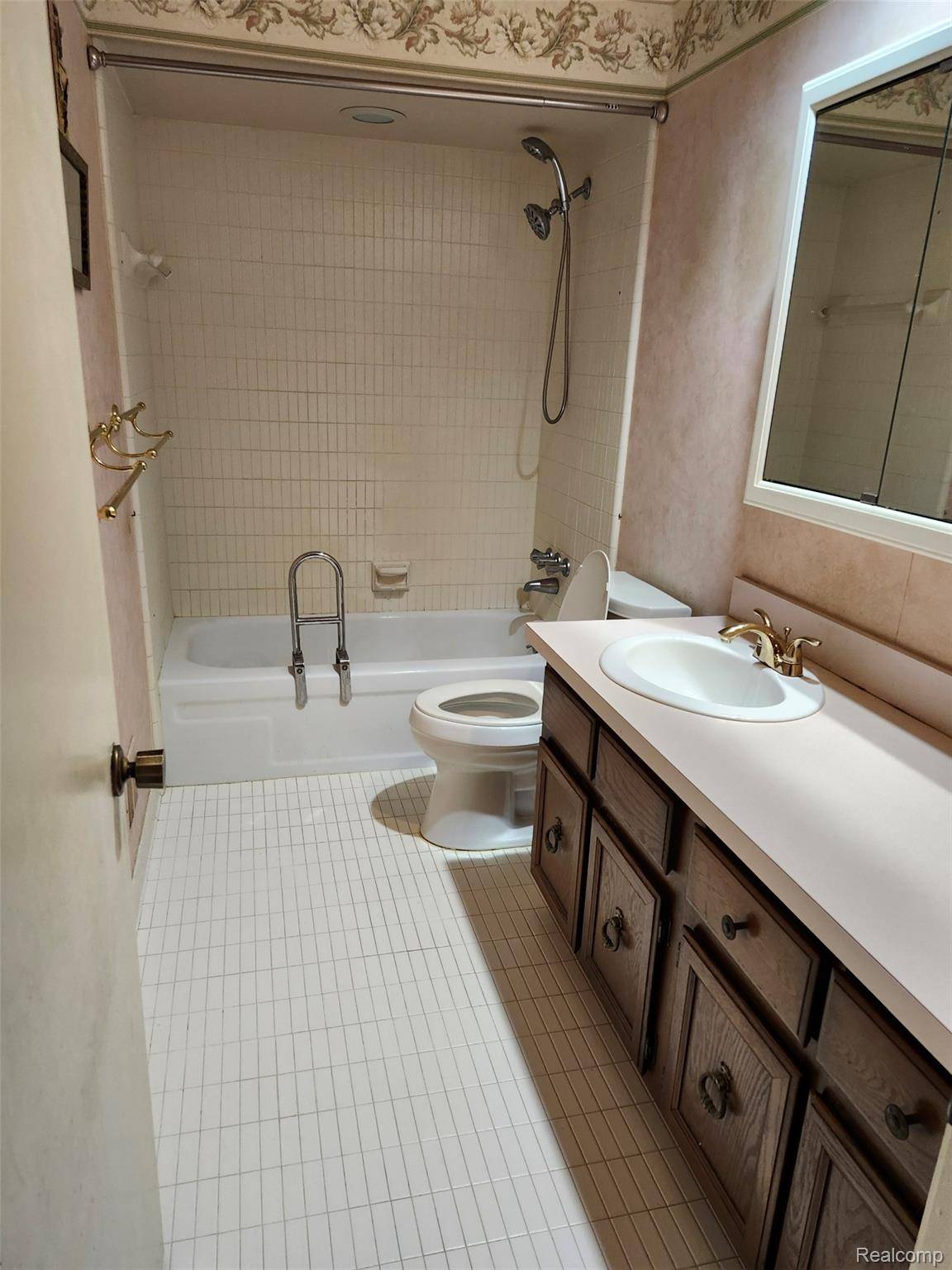 27333 Arborway RD #44, Southfield, MI 48033