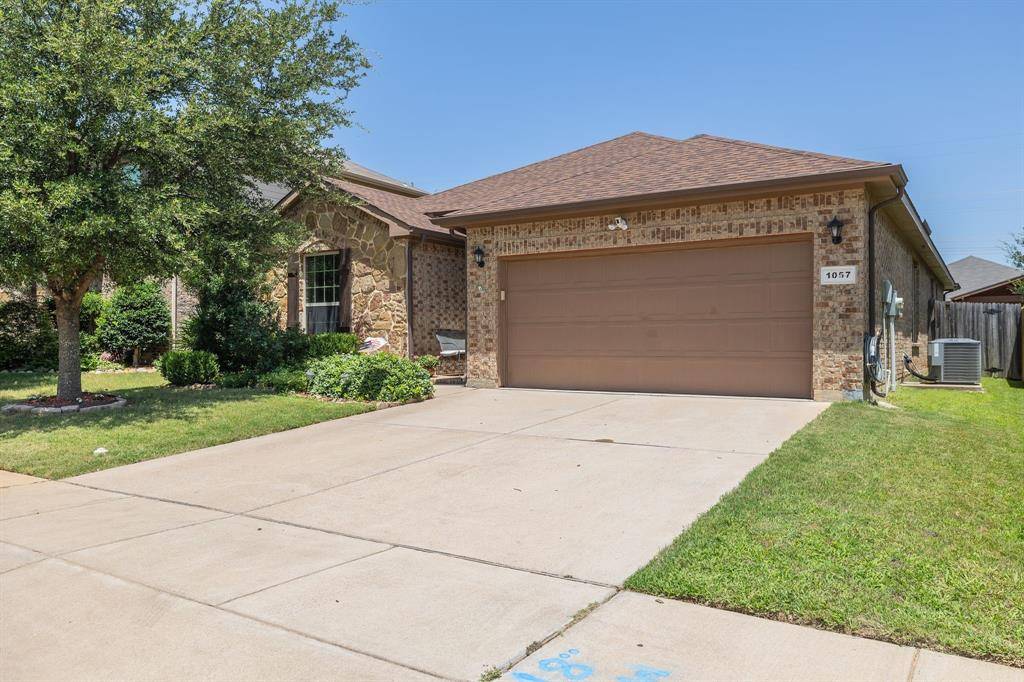 1057 Meadow Scape Drive, Fort Worth, TX 76028