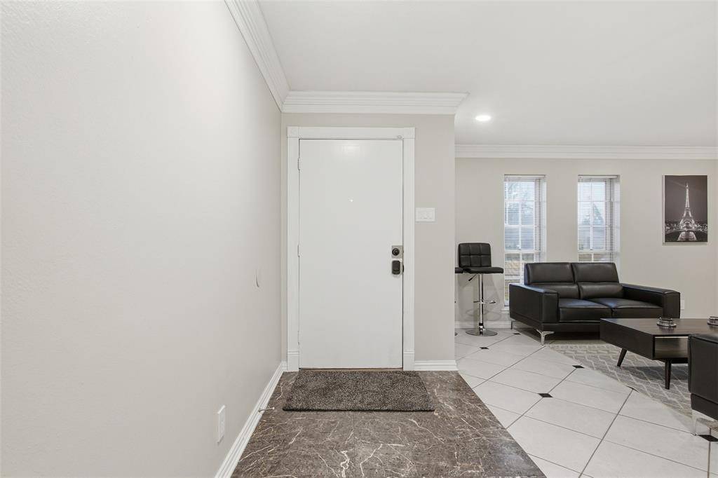 3165 Darvany Drive, Dallas, TX 75220