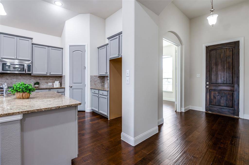 409 Mossy Rock Drive, Mckinney, TX 75071