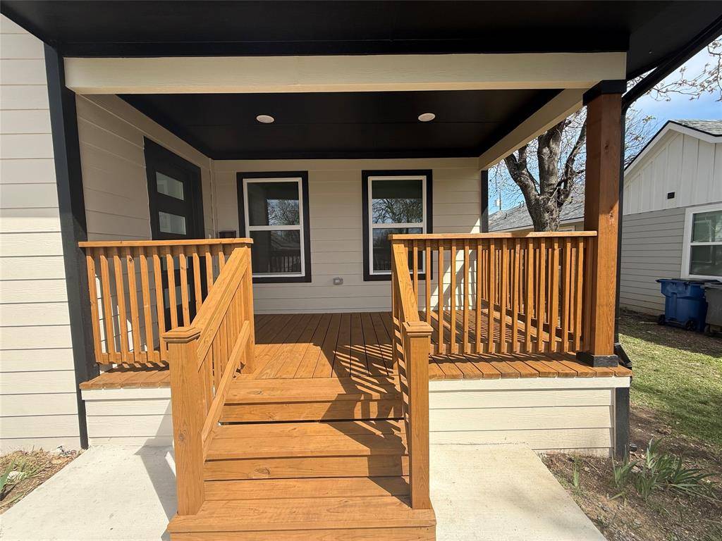 920 S Montreal Avenue, Dallas, TX 75208