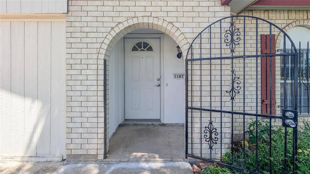 1107 Waverly Drive, Arlington, TX 76015