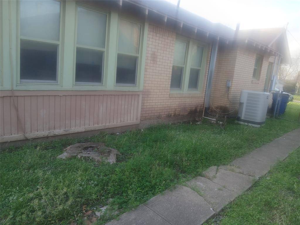 818 Winters Street, Dallas, TX 75216