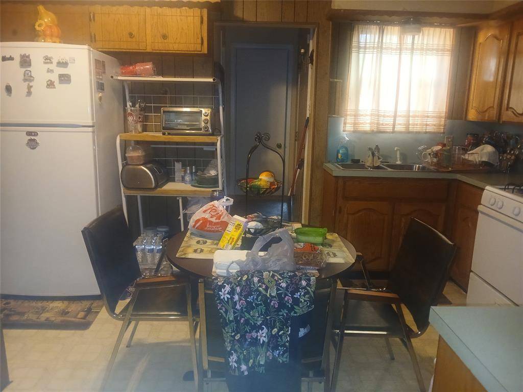 818 Winters Street, Dallas, TX 75216