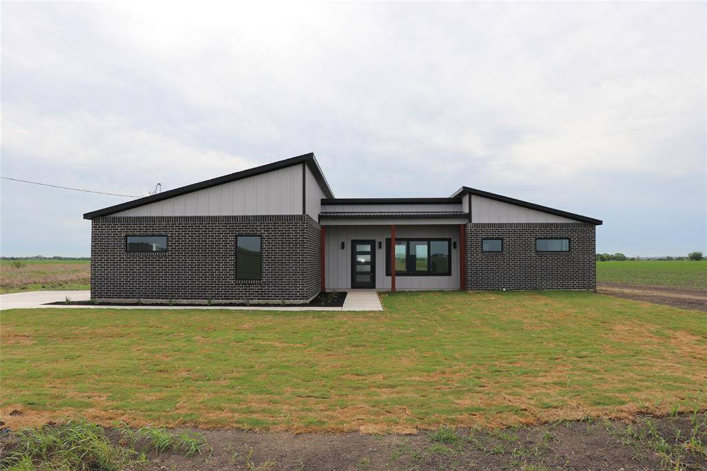 2091 Goodwyn Road, Avalon, TX 76623