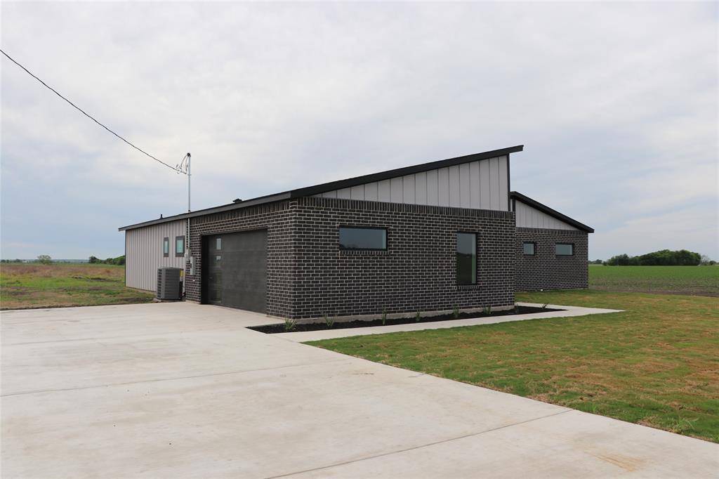 2091 Goodwyn Road, Avalon, TX 76623