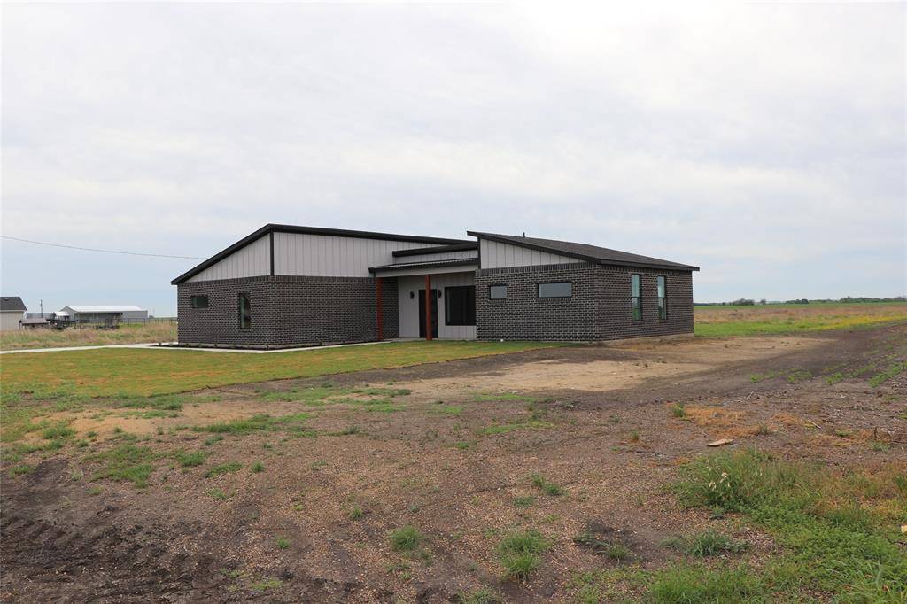 2091 Goodwyn Road, Avalon, TX 76623