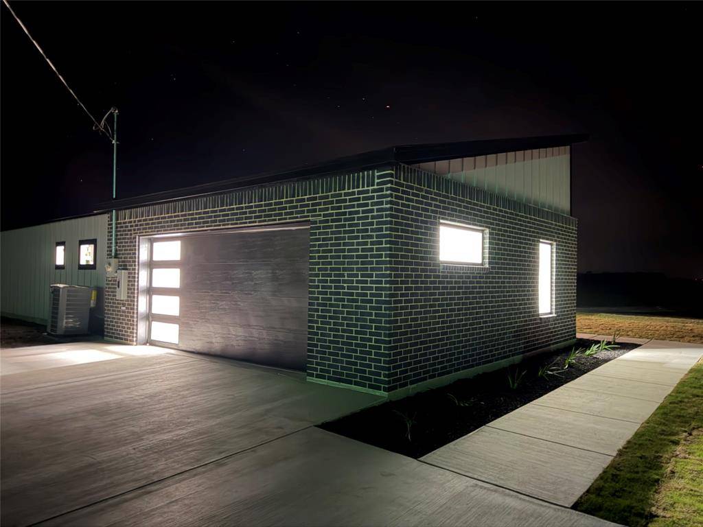 2091 Goodwyn Road, Avalon, TX 76623