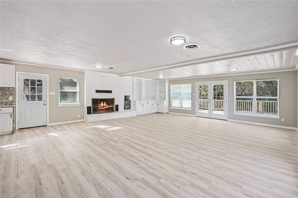 5806 Mountainwood Drive, Arlington, TX 76016