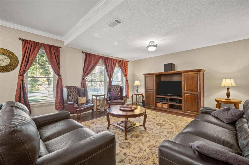 1114 S Crockett Street, Sherman, TX 75090