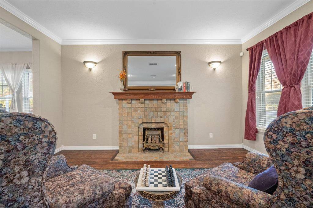 1114 S Crockett Street, Sherman, TX 75090