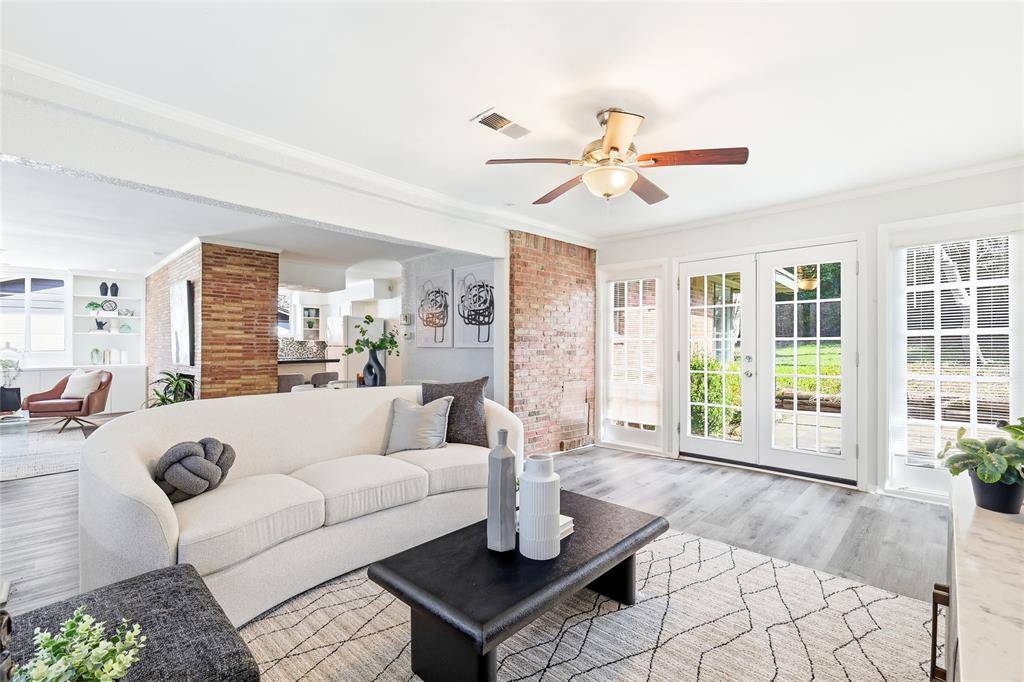 10208 Lake Gardens Drive, Dallas, TX 75218