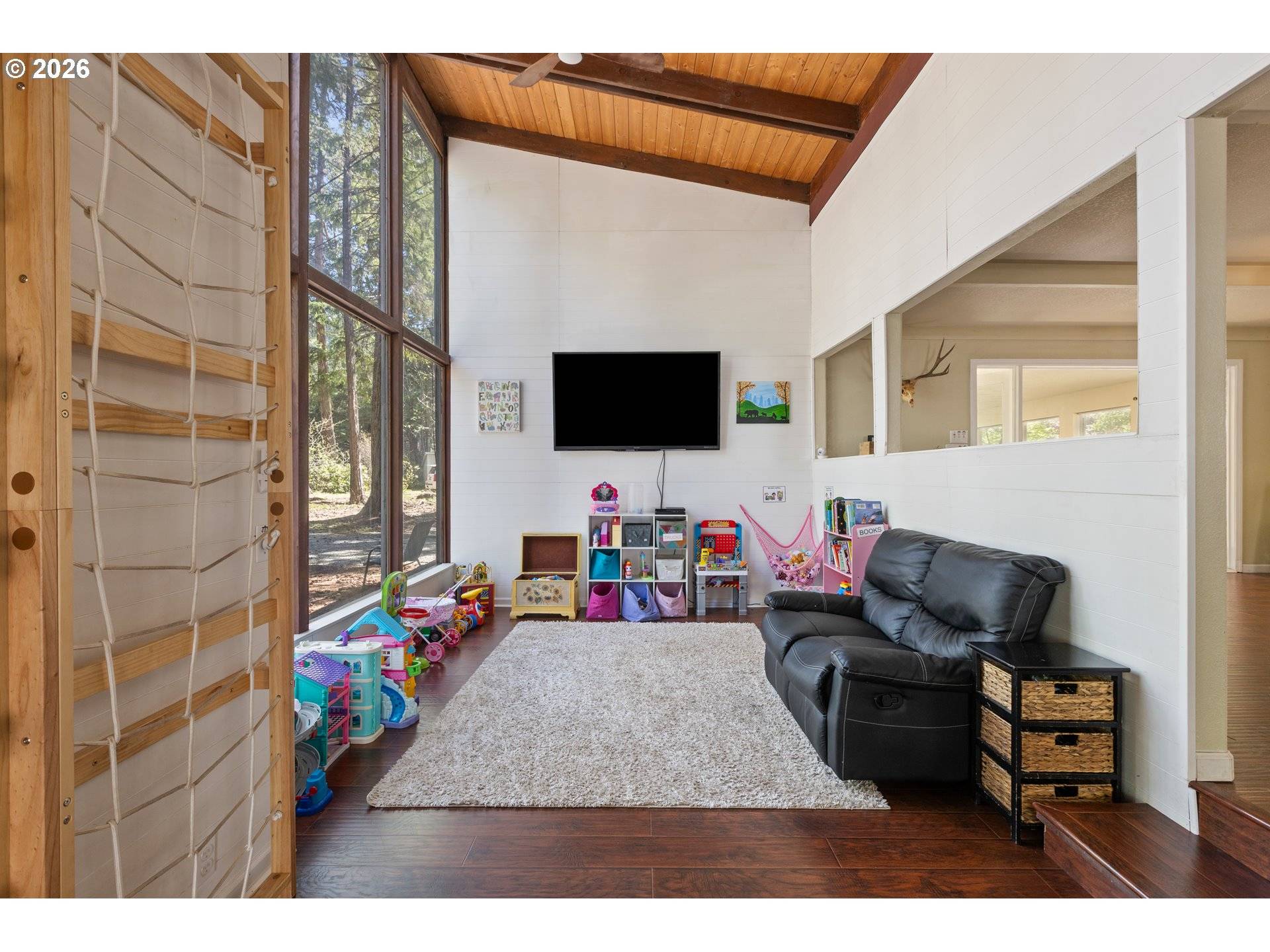 1293 STARVEOUT CREEK RD, Azalea, OR 97410