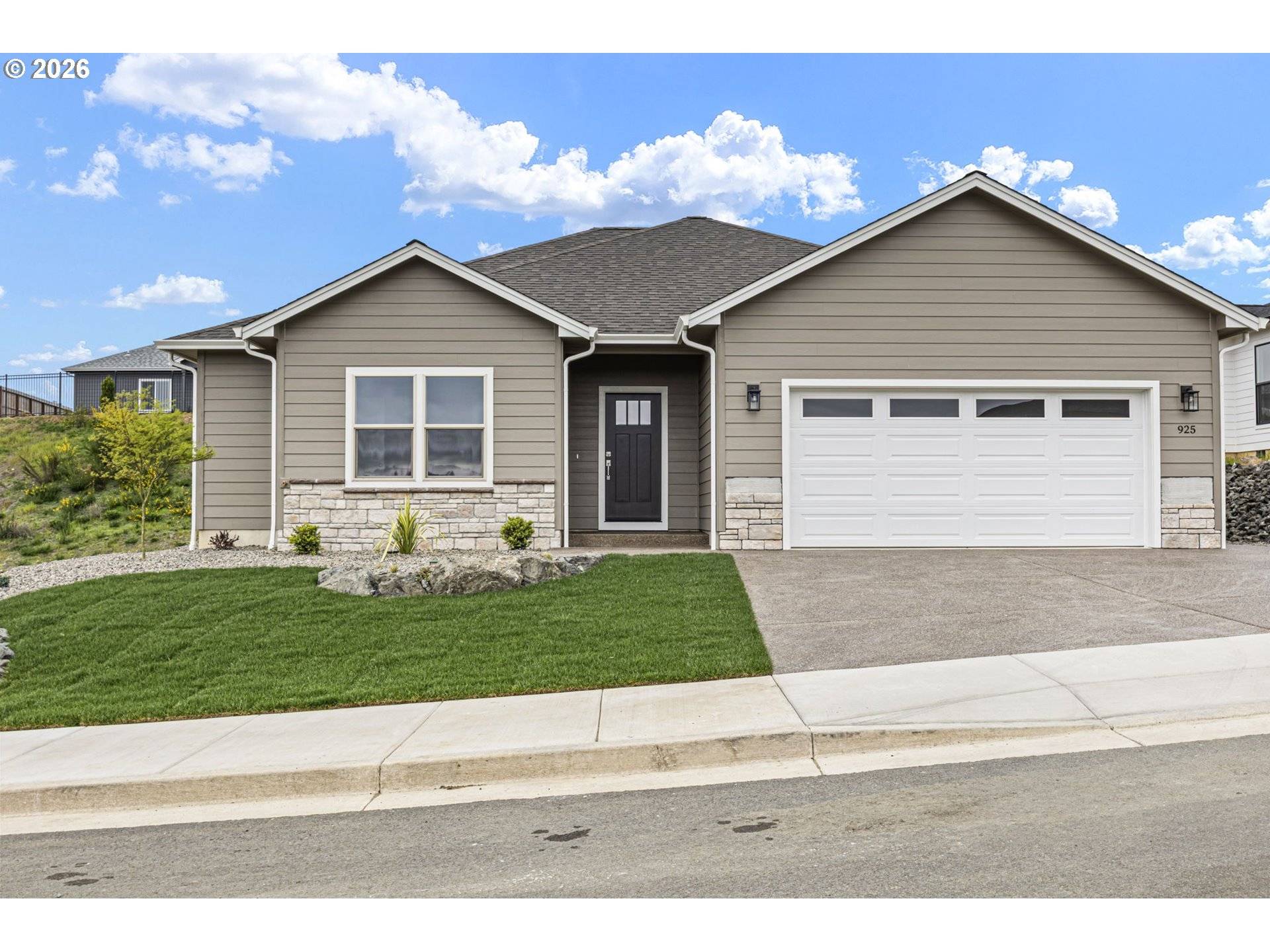 925 SAND PINES AVE, Sutherlin, OR 97479