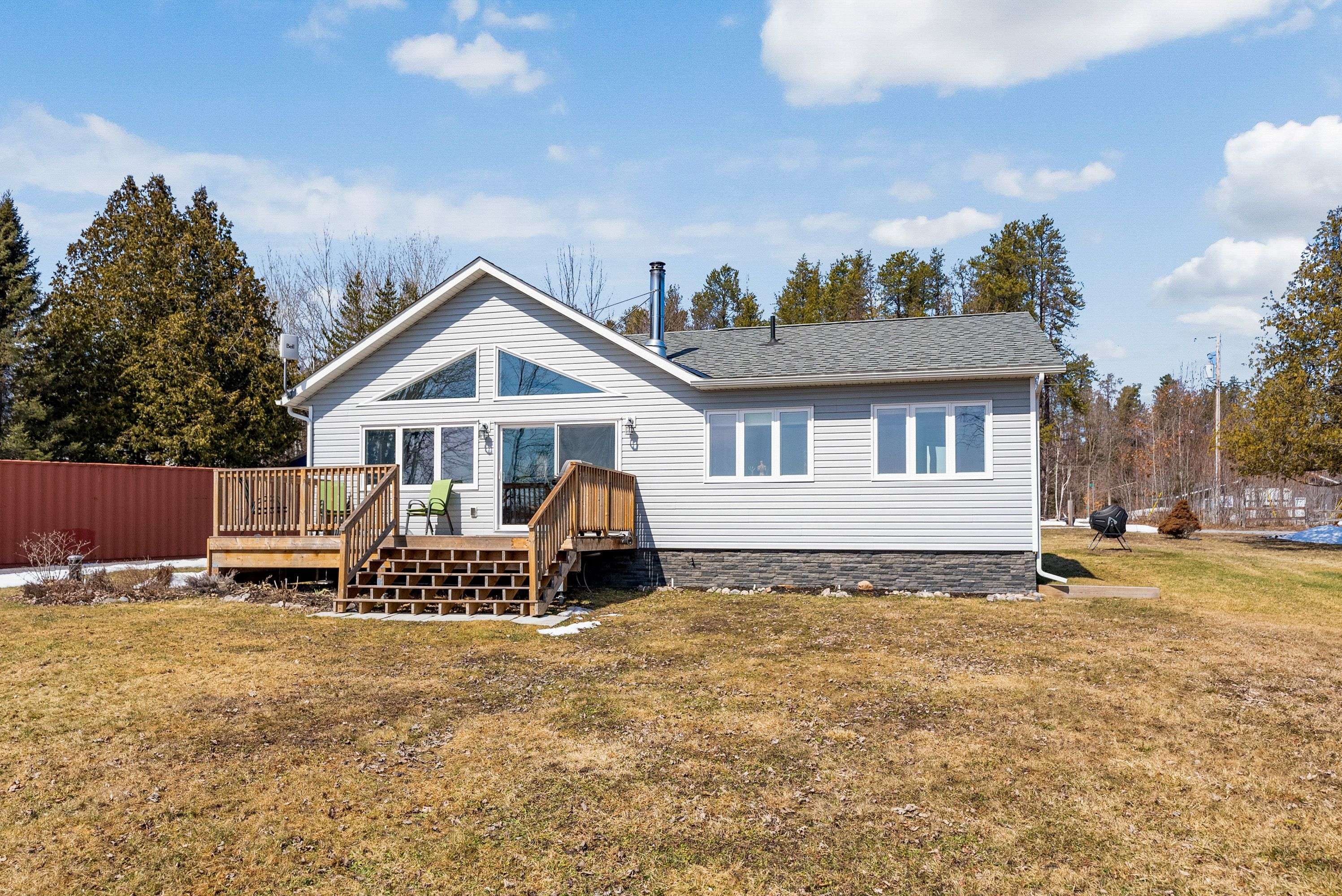 39 Columbine LN, North Algona Wilberforce, ON K0J 1T0