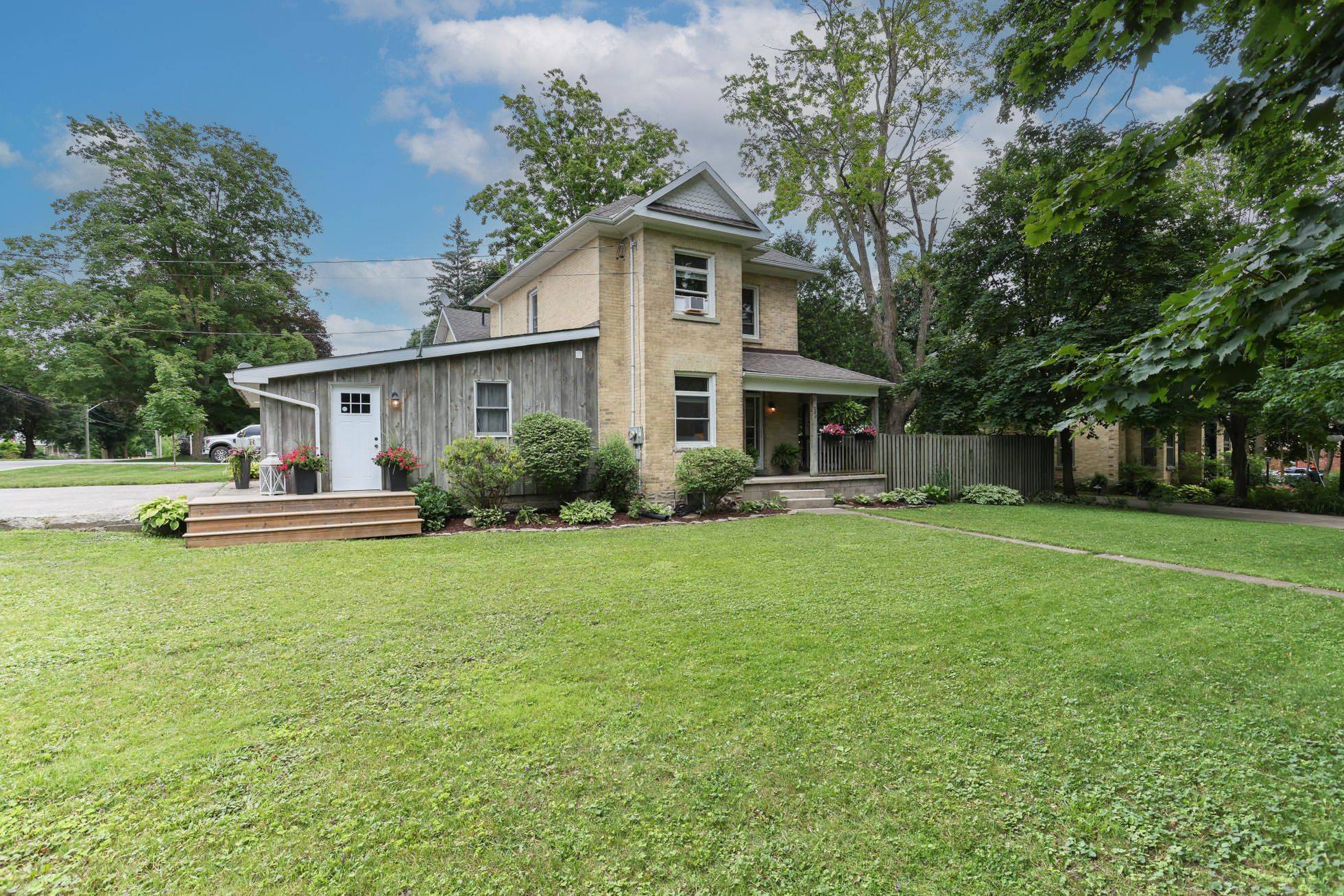 280 Fergus ST N, Wellington North, ON N0G 2L2