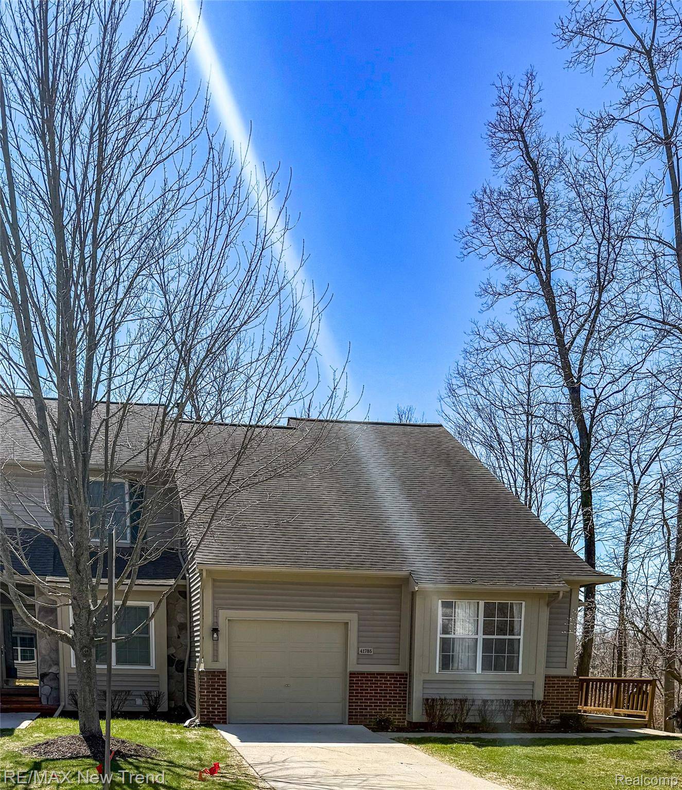 41785 Independence DR, Novi, MI 48377