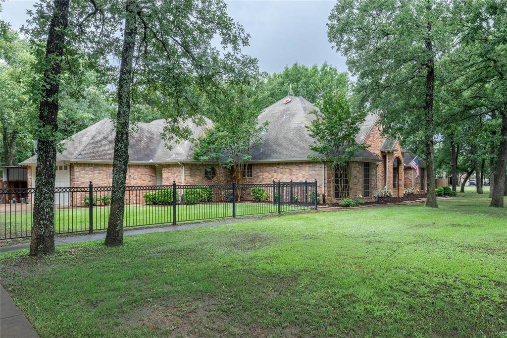320 Rustic Oaks, Combine, TX 75159