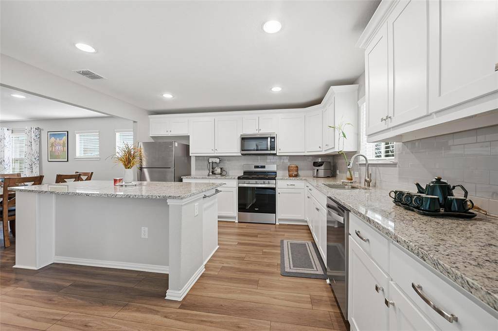 200 Sleepy Willow Lane, Mckinney, TX 75071