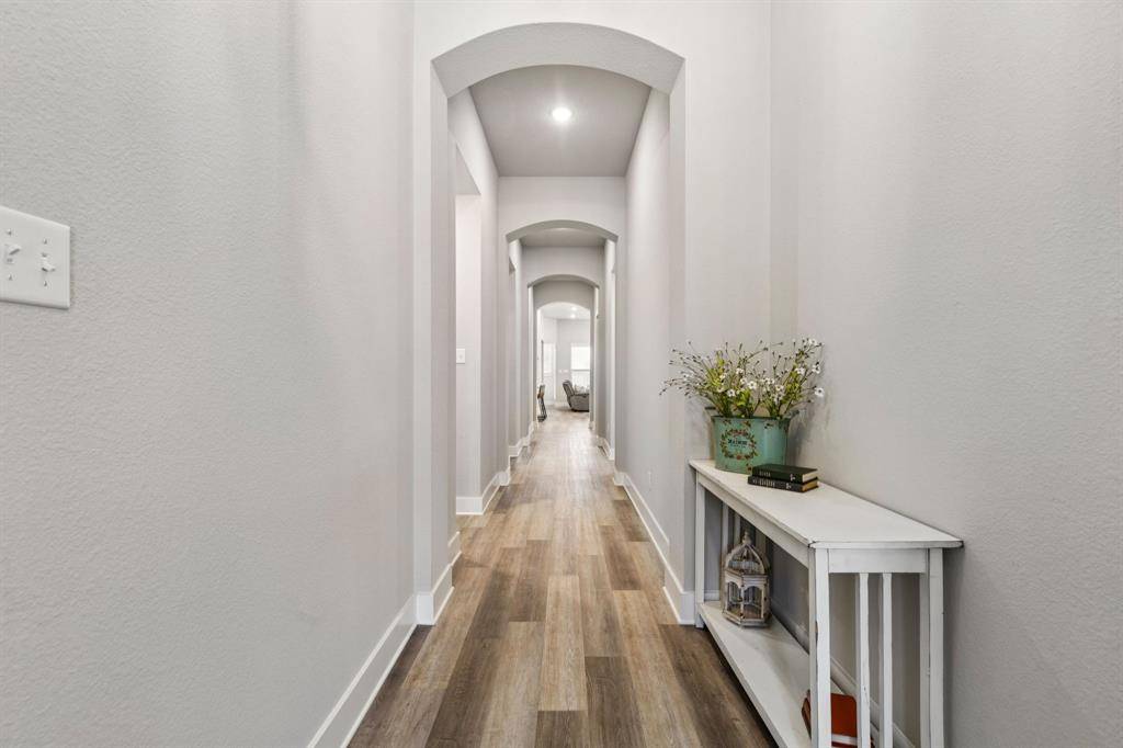 1925 Pelham Drive, Aubrey, TX 76227