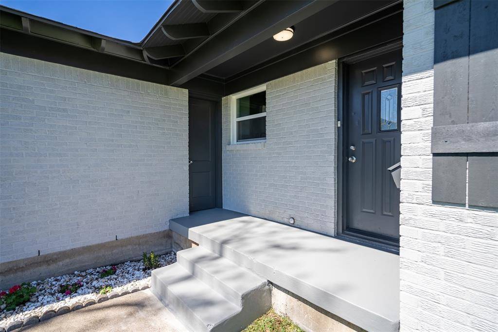 2245 Highwood Drive, Dallas, TX 75228