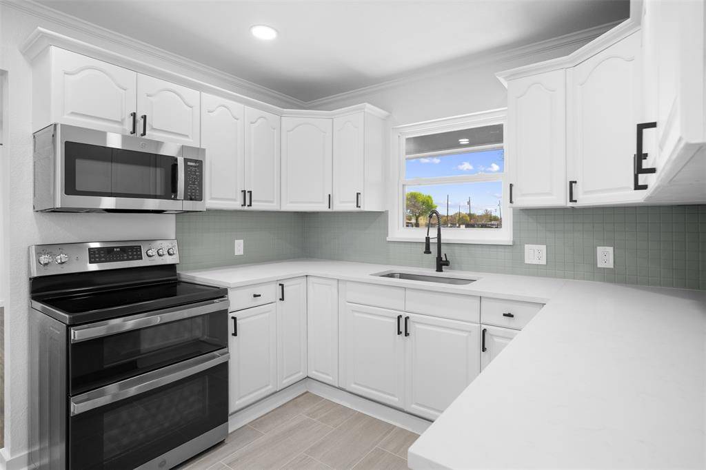 2245 Highwood Drive, Dallas, TX 75228