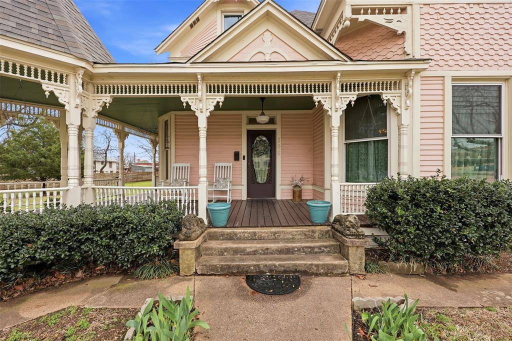 306 E Tarrant Street, Bowie, TX 76230