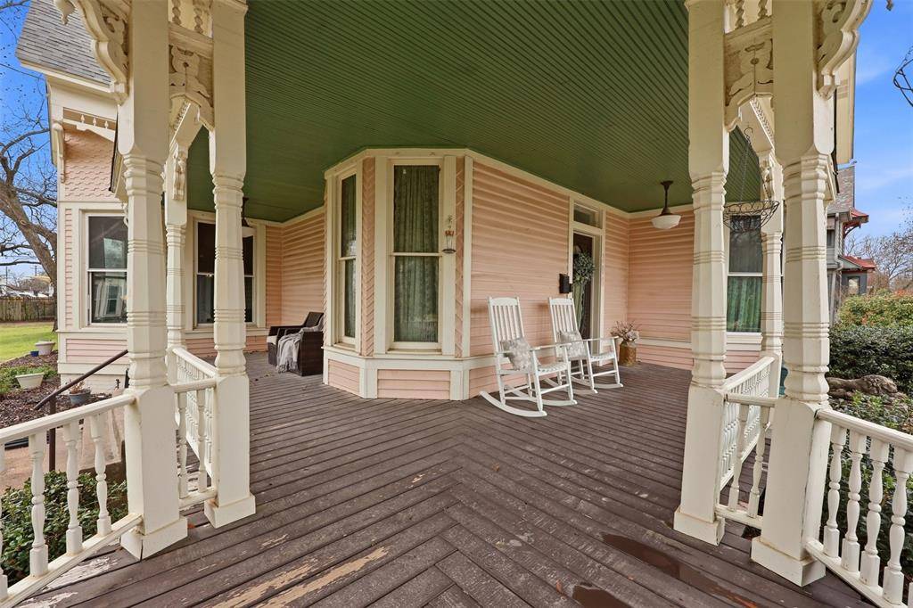 306 E Tarrant Street, Bowie, TX 76230